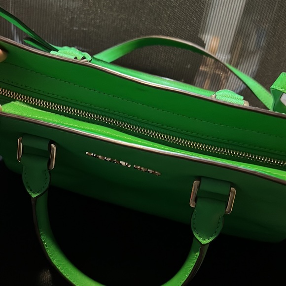 Michael Kors Selma Medium Handbag Jewel Green - Picture 3 of 4